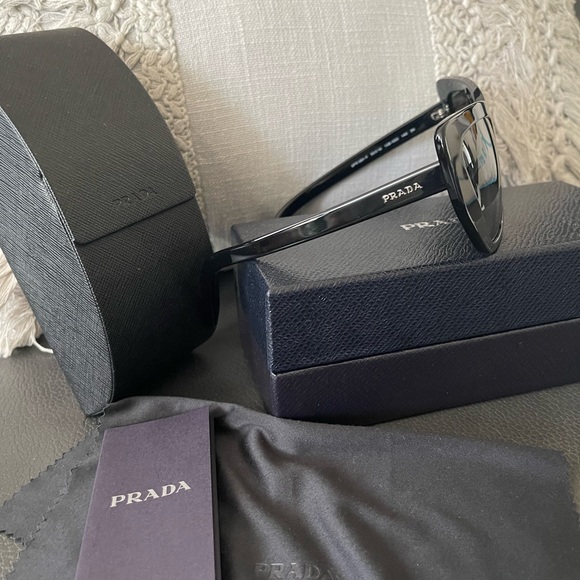 Prada Catwalk Sunglass - Picture 4 of 15